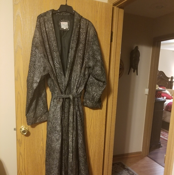 Maxi Coat - Picture 2 of 3
